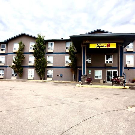 Hotel Super 8 By Wyndham Whitecourt Exterior foto