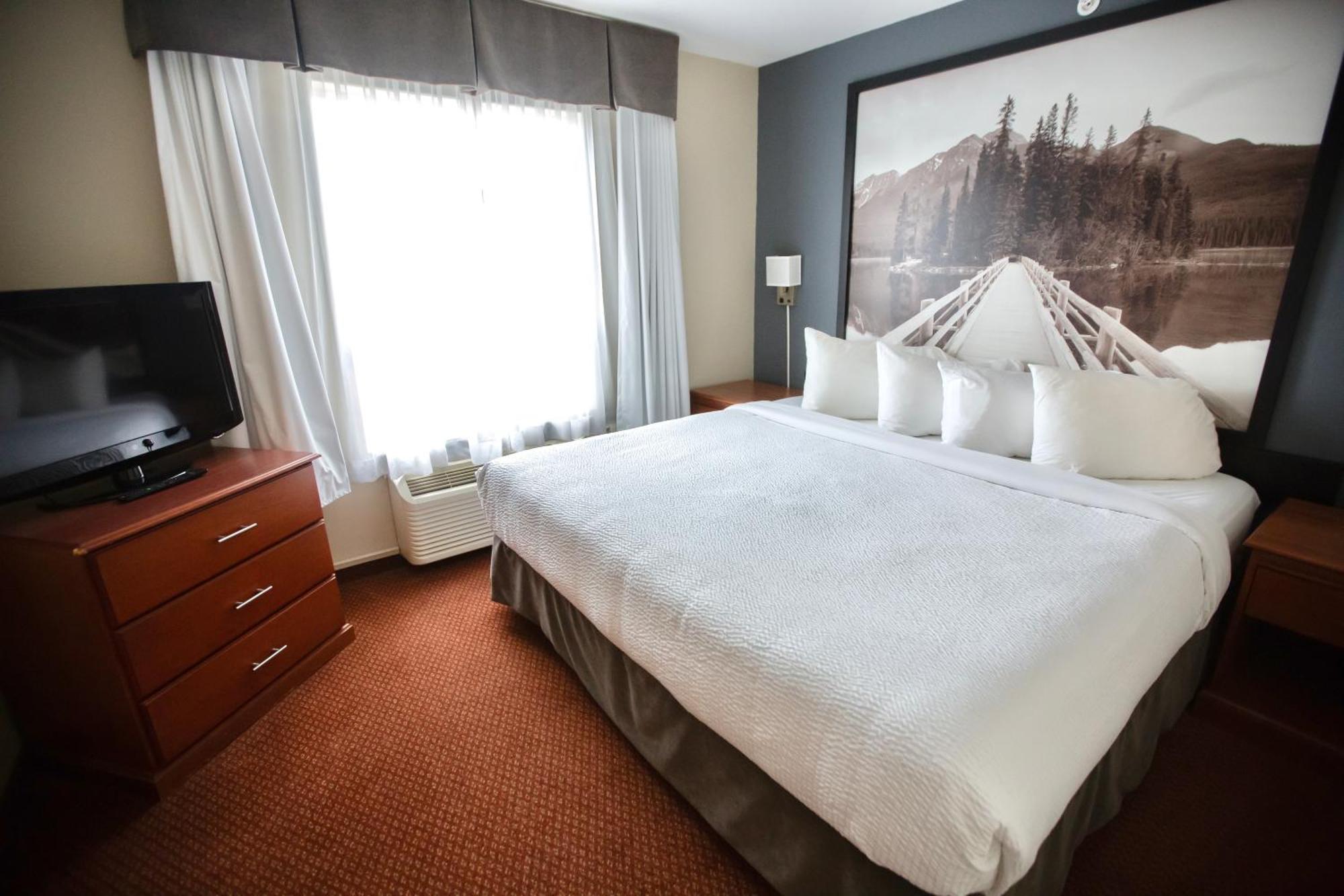 Hotel Super 8 By Wyndham Whitecourt Exterior foto